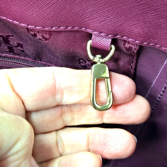 Tory Burch Emerson Tote Handbag. Burgundy, Saffiano Leather, Large. - Picture 15 of 16